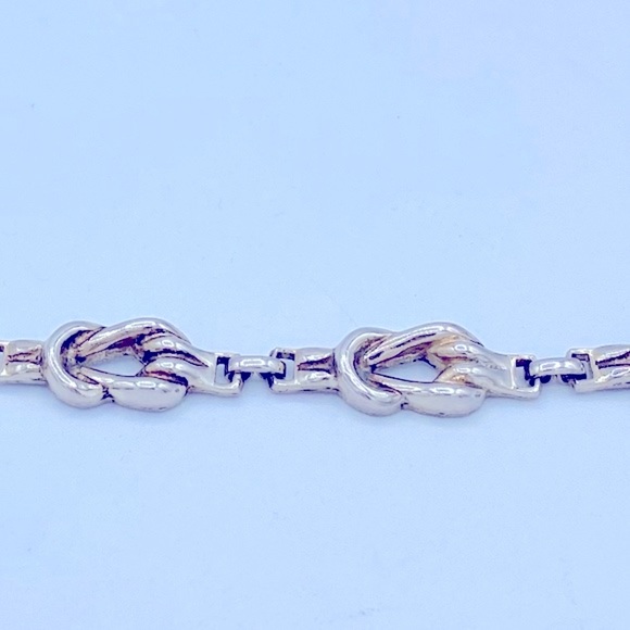 Vintage Barclay Link Bracelet With Interlocking Silver Tone Knots Signed - Picture 7 of 9